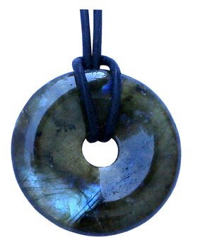 Labradorit Donut 30 mm mit Lederband, Farbschimmer Edelstein