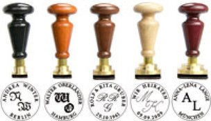 Gummistempel mit Rundgravur und Initialen